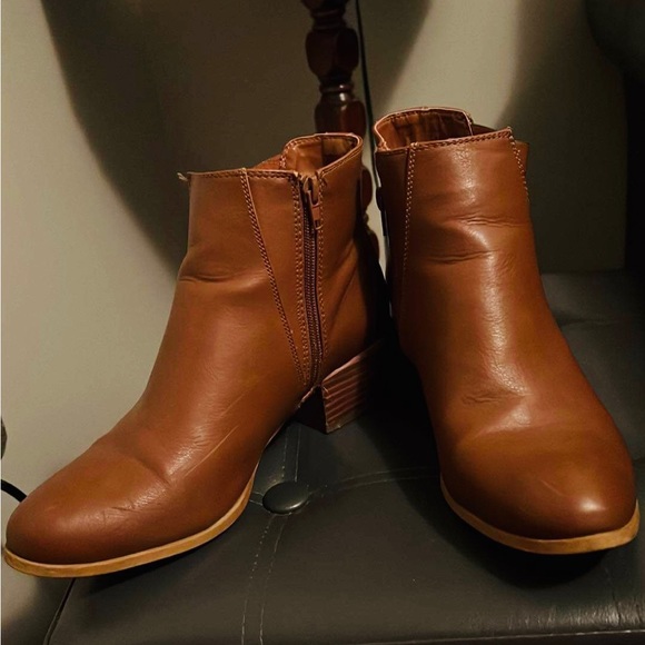 Reason for Selling: Bought a wrong size - Picture 1 of 2